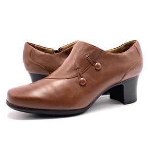 ⬇️Clarks 9.5W Dark Tan Block Heel Dress Booties